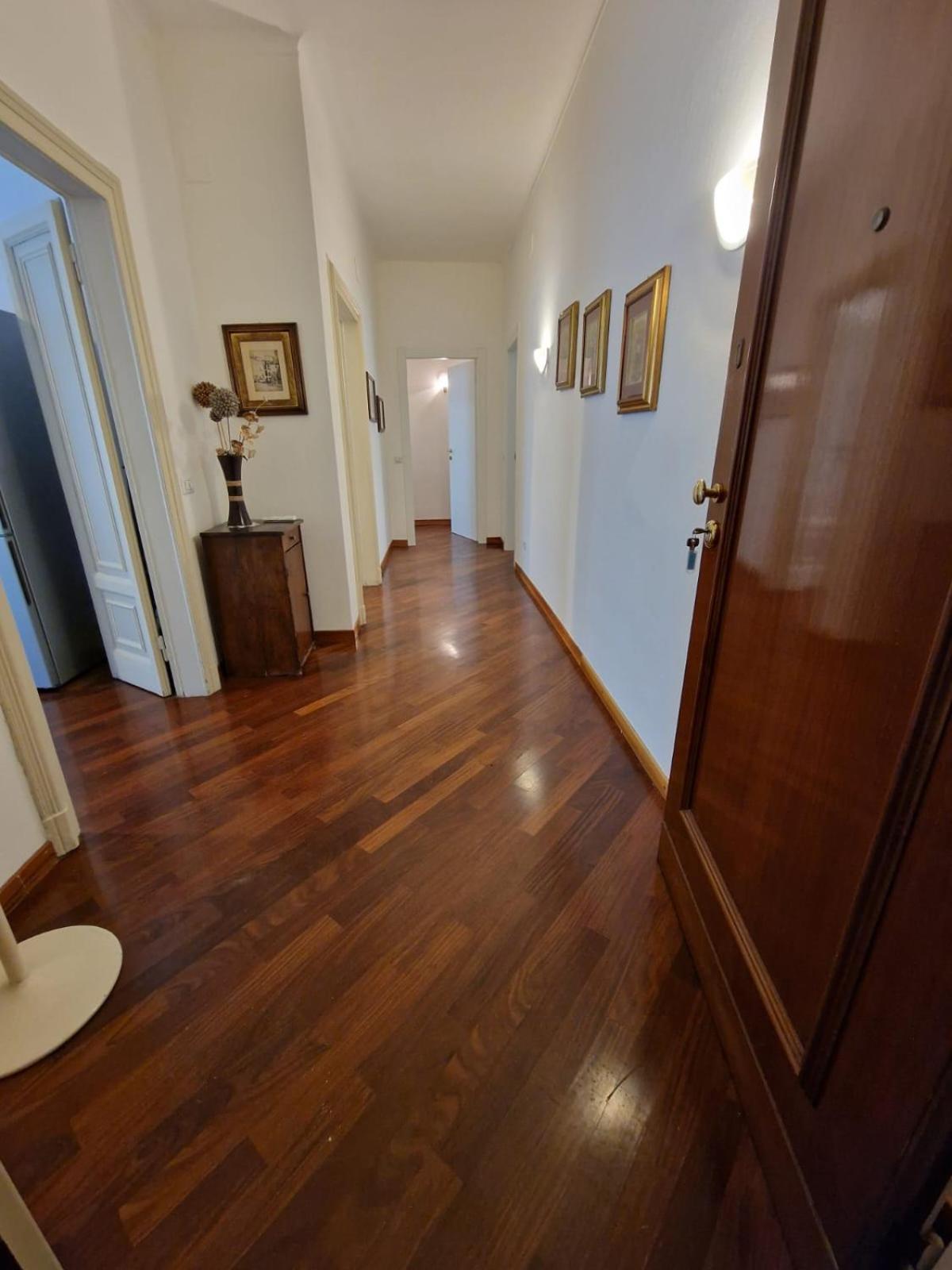Ferienwohnung Duomo - Fontana Cozy With Terrace Mailand Exterior foto